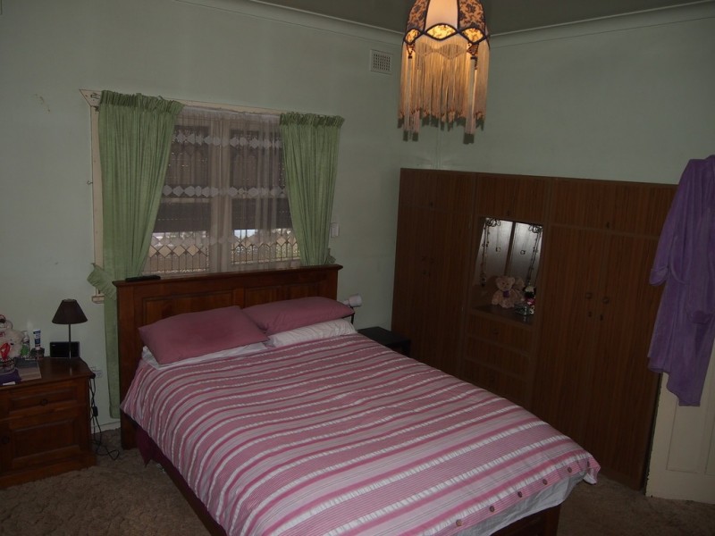 2 Elizabeth Street, Parkes NSW 2870