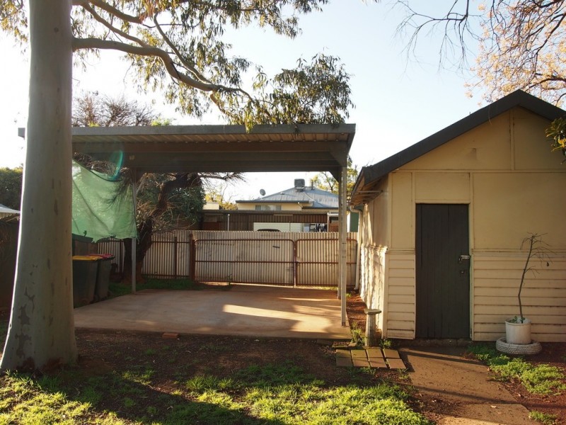2 Elizabeth Street, Parkes NSW 2870