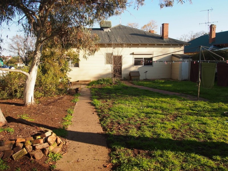 2 Elizabeth Street, Parkes NSW 2870