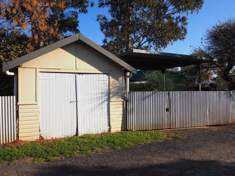 2 Elizabeth Street, Parkes NSW 2870