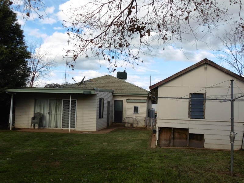 22 Station Street, Parkes NSW 2870