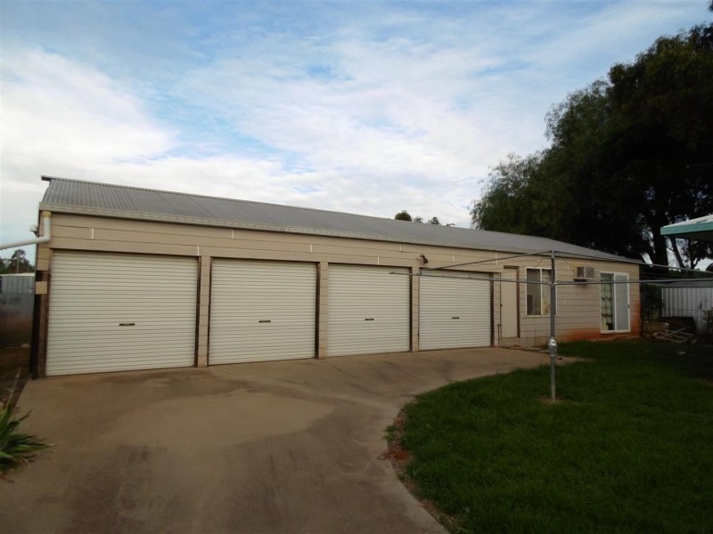 33 Lawson Street, Parkes NSW 2870