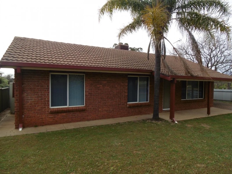 1 Danilenko Street, Parkes NSW 2870