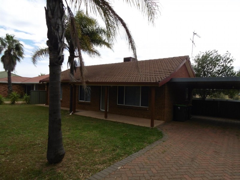 1 Danilenko Street, Parkes NSW 2870