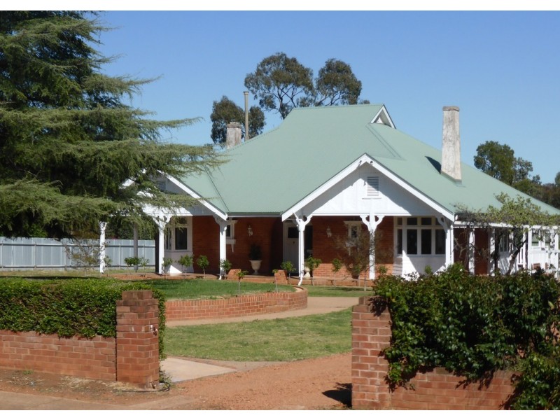 24 Napier St, Condobolin NSW 2877