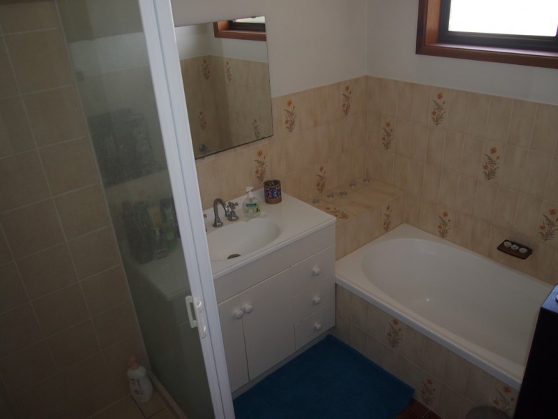 13 Barton Street, Parkes NSW 2870