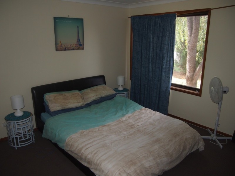 13 Barton Street, Parkes NSW 2870