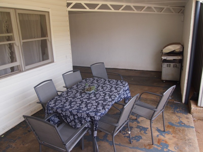 60 Orange Street, Parkes NSW 2870