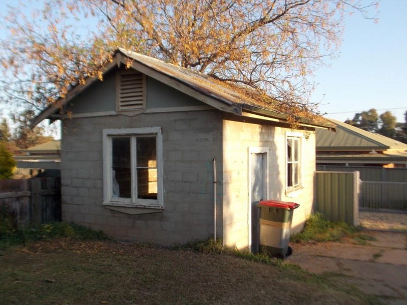 106 Clarinda Street, Parkes NSW 2870