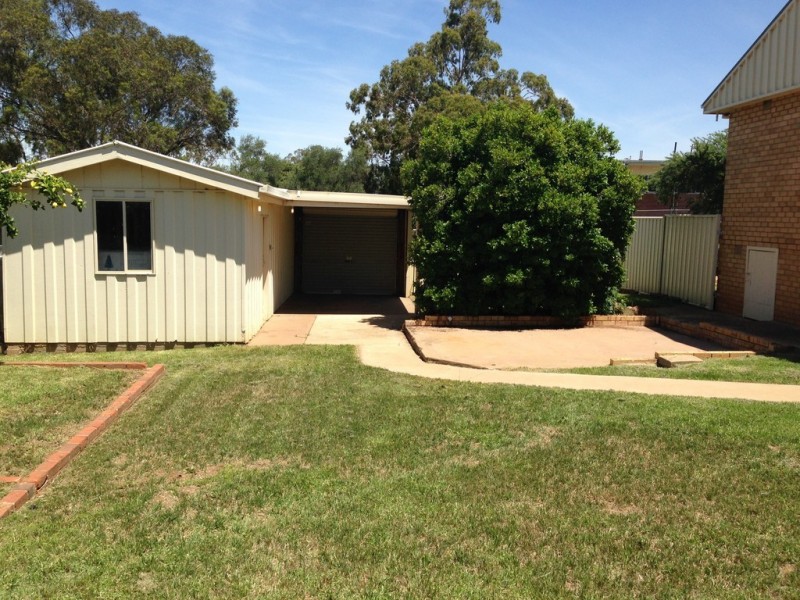 1 Miller Street, Parkes NSW 2870