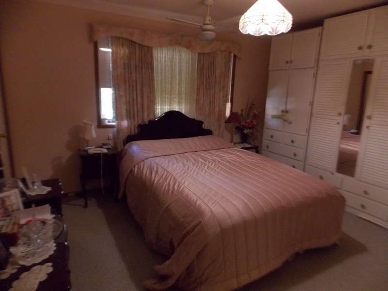 4 Monica Close, Parkes NSW 2870