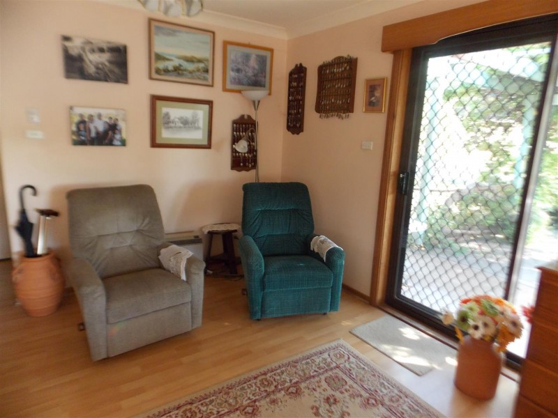 4 Monica Close, Parkes NSW 2870