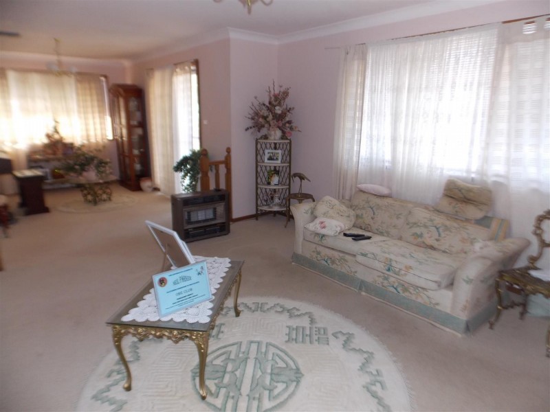 4 Monica Close, Parkes NSW 2870