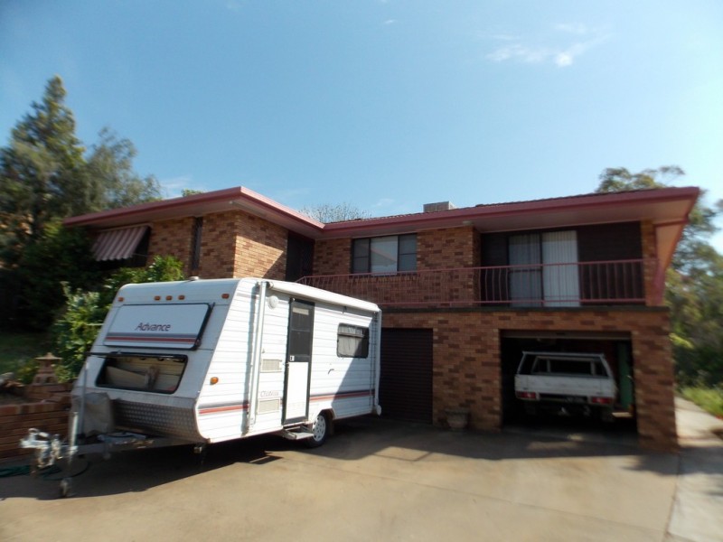 4 Monica Close, Parkes NSW 2870