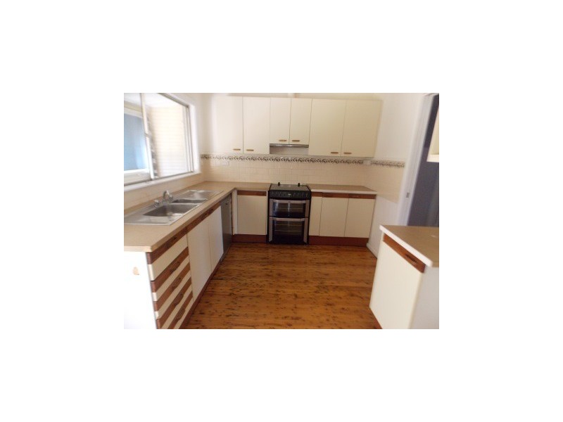 155 Currajong Street, Parkes NSW 2870