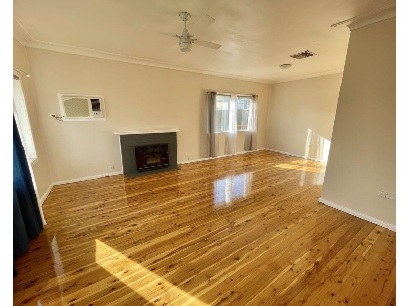 155 Currajong Street, Parkes NSW 2870