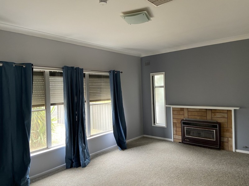12 Sydney Street, Parkes NSW 2870