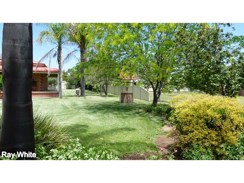 11-13 Reymond Street, Forbes NSW 2871