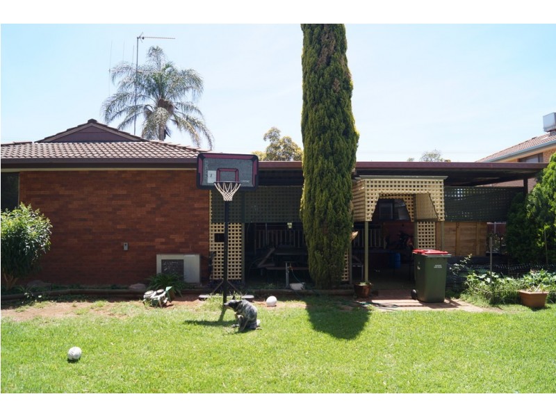 91 Victoria Street, Parkes NSW 2870