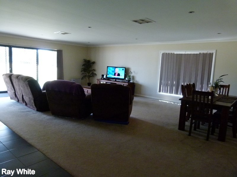 8 Dorset Street, Forbes NSW 2871