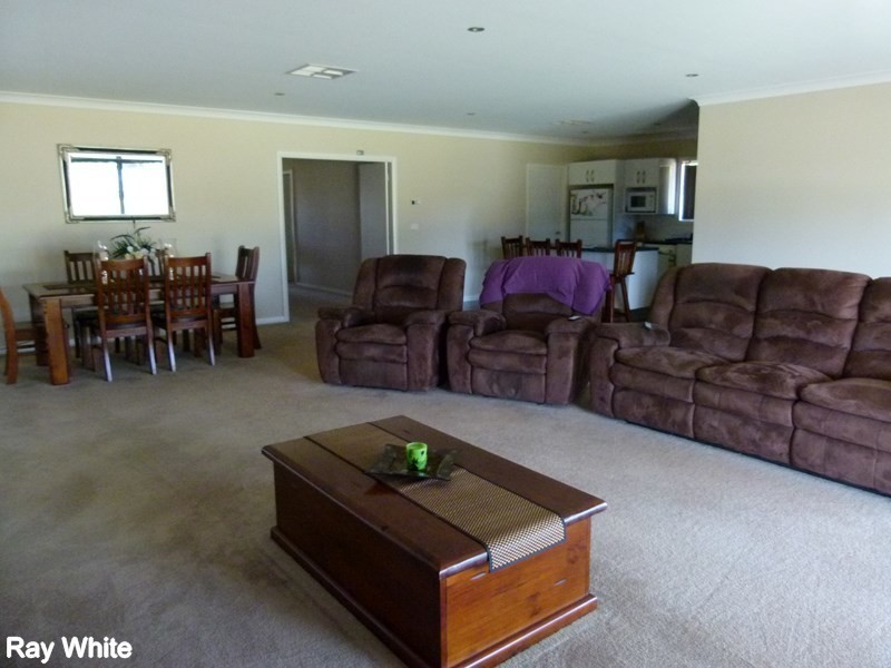 8 Dorset Street, Forbes NSW 2871