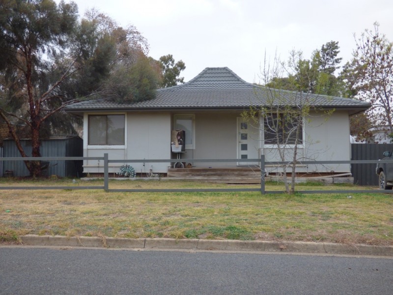 22 Cedar Crescent, Forbes NSW 2871