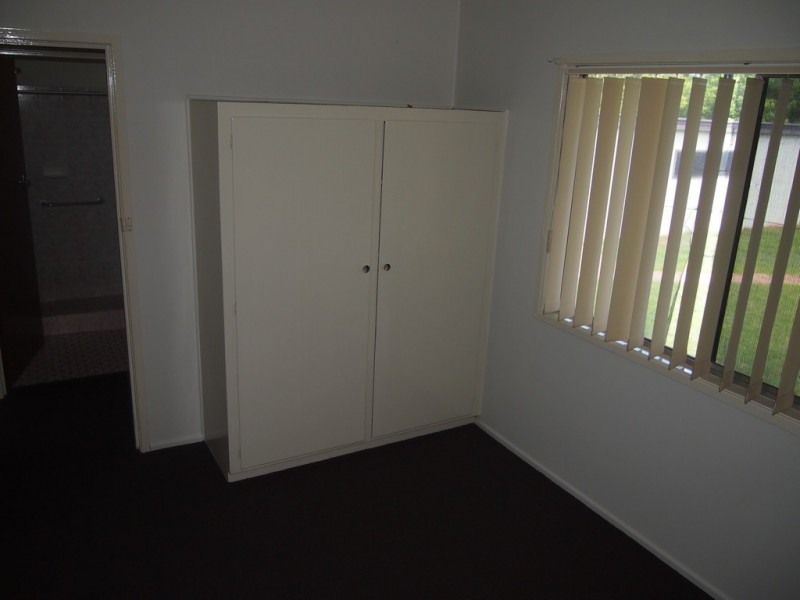 2 Wattle Street, Parkes NSW 2870