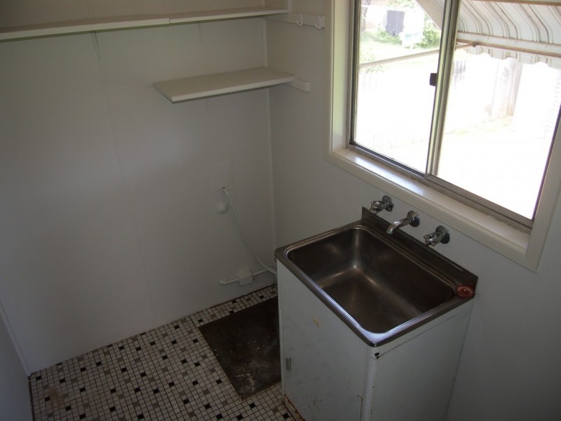 2 Wattle Street, Parkes NSW 2870