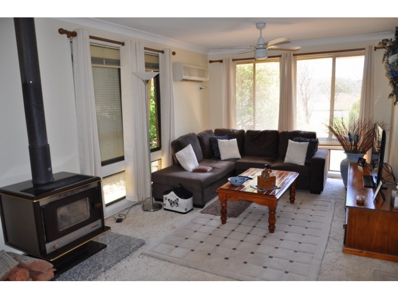 38 Pye Street, Eugowra NSW 2806