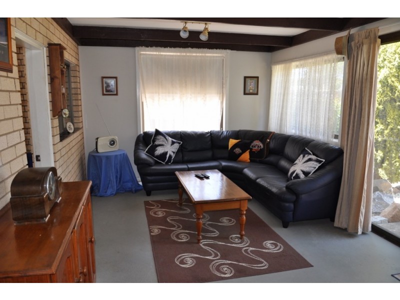 38 Pye Street, Eugowra NSW 2806