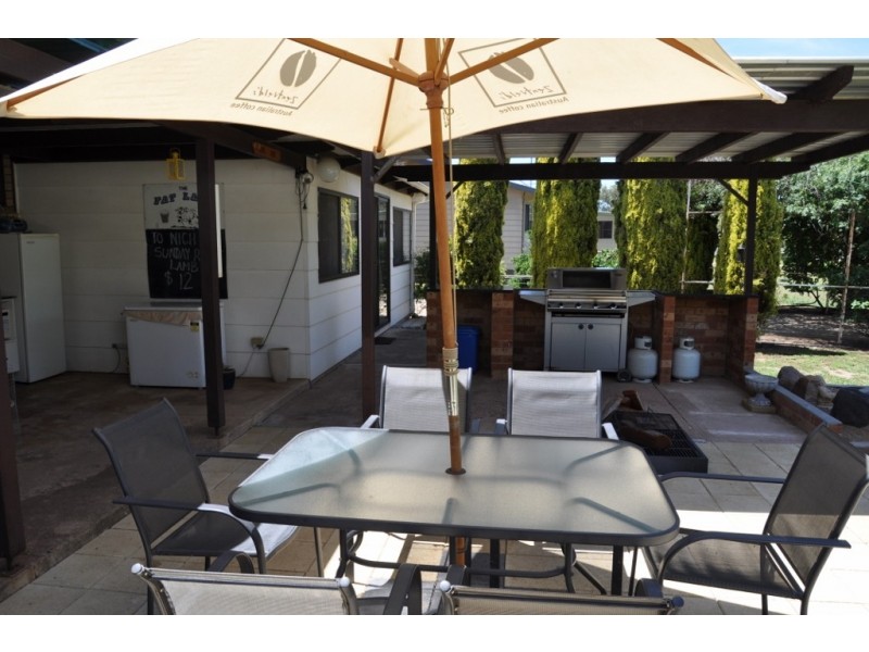38 Pye Street, Eugowra NSW 2806