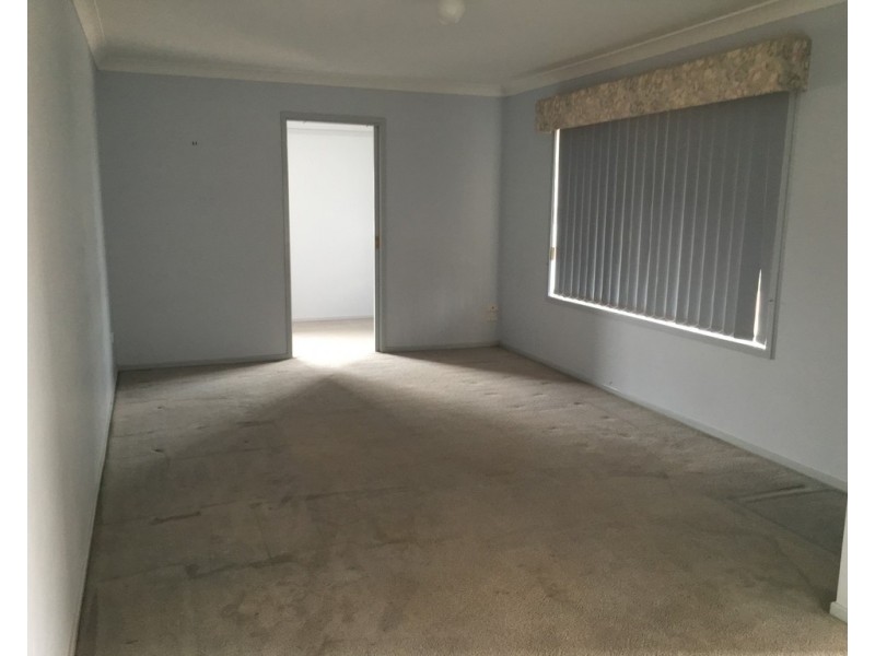 37 Flinders Street, Parkes NSW 2870