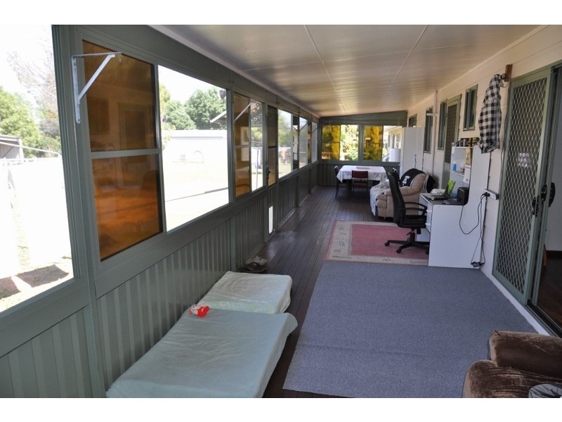 42 Pye Street, Eugowra NSW 2806