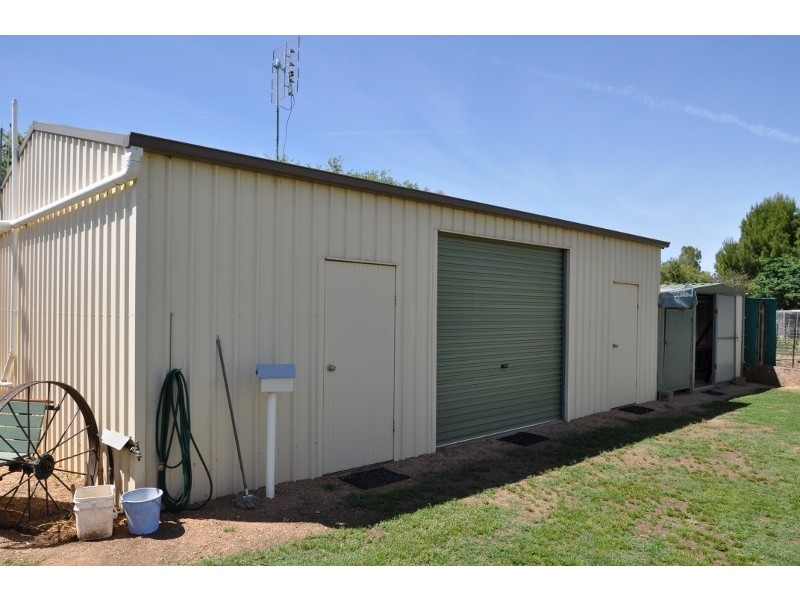 42 Pye Street, Eugowra NSW 2806
