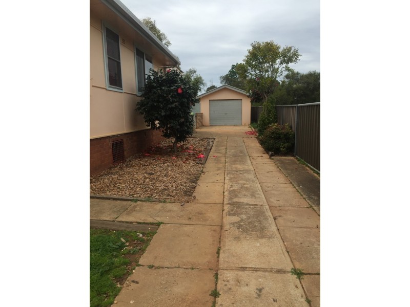 17 Thornbury Street, Parkes NSW 2870