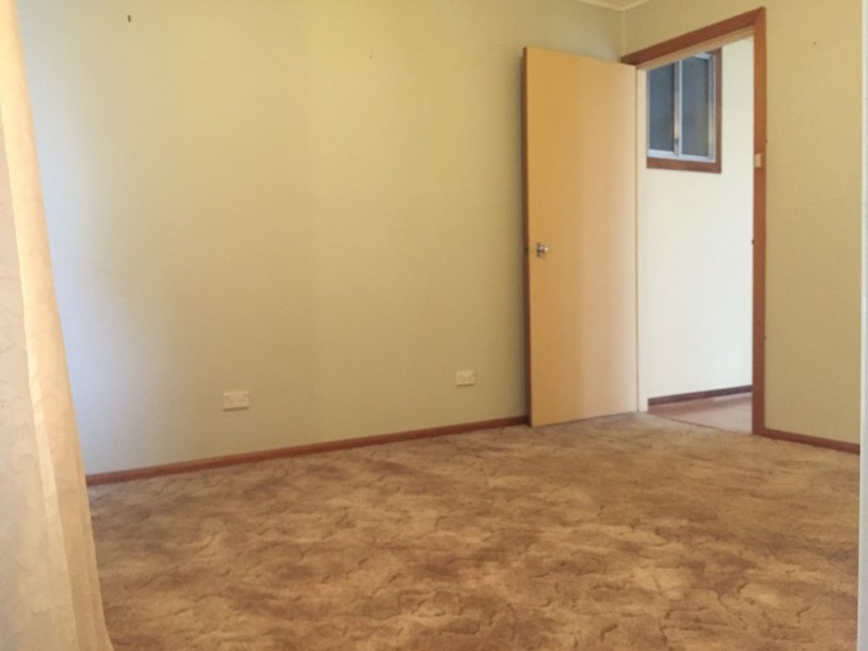 17 Thornbury Street, Parkes NSW 2870