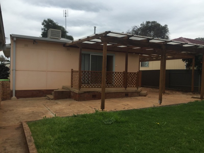 17 Thornbury Street, Parkes NSW 2870