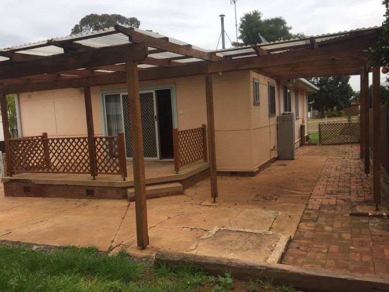 17 Thornbury Street, Parkes NSW 2870