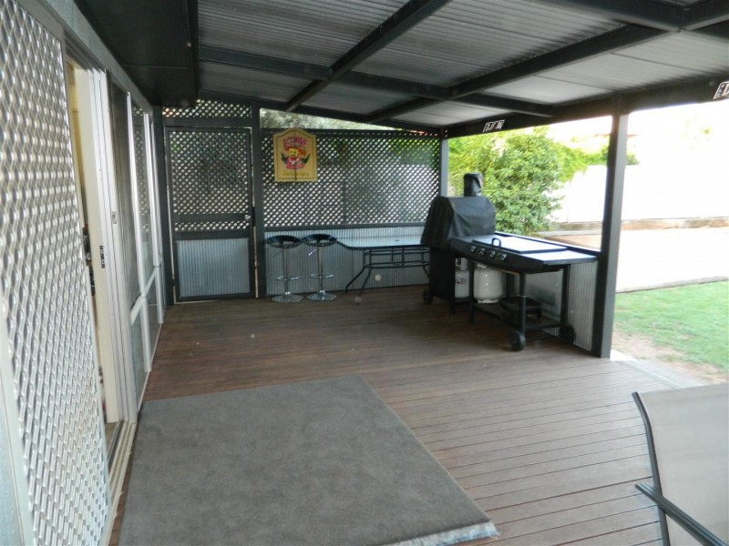 37 East Street, Parkes NSW 2870