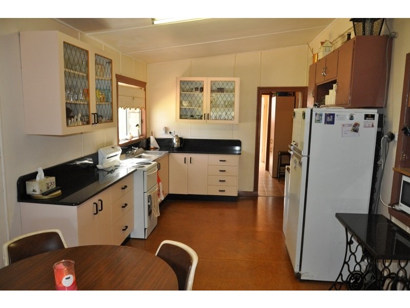 6 Oberon Street, Eugowra NSW 2806