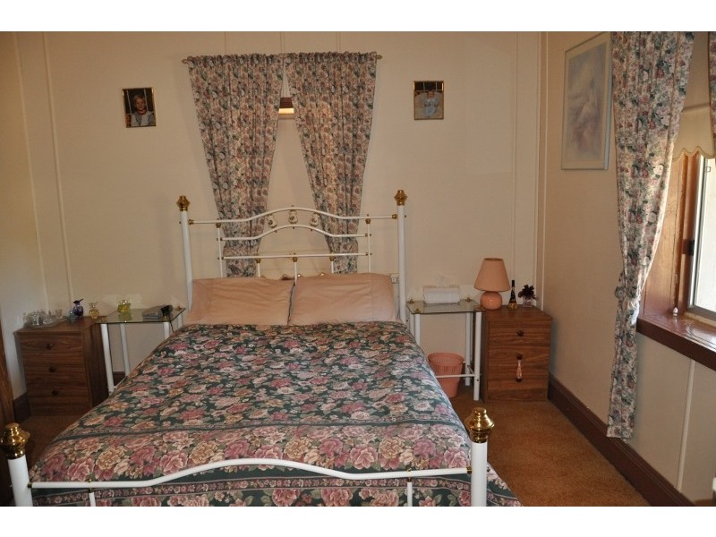 6 Oberon Street, Eugowra NSW 2806