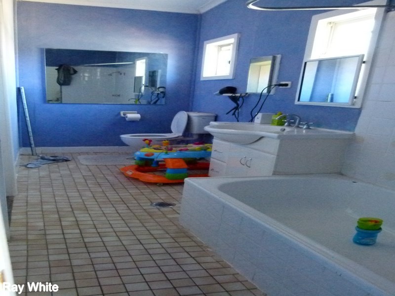 25 Queen Street, Forbes NSW 2871