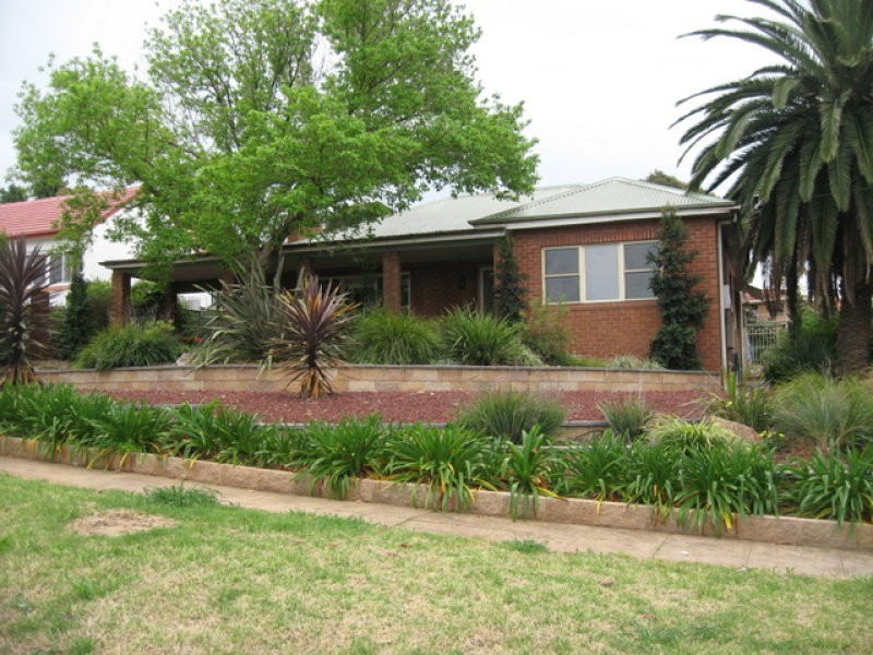 6 Want Street, Parkes NSW 2870