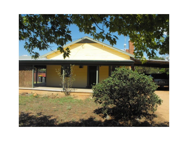 37 Forbes Road, Parkes NSW 2870
