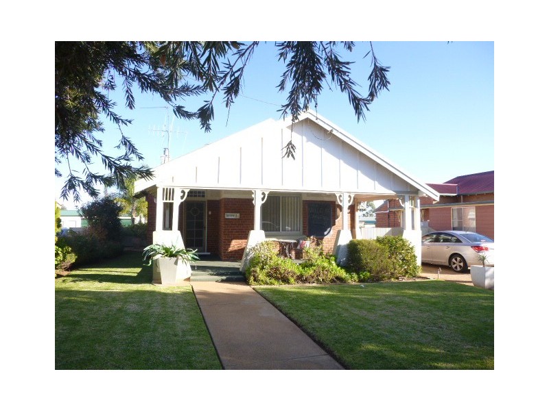 69 Dalton Street, Parkes NSW 2870