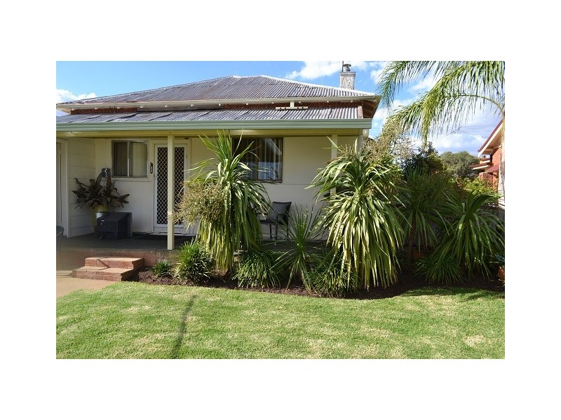 69 Dalton Street, Parkes NSW 2870