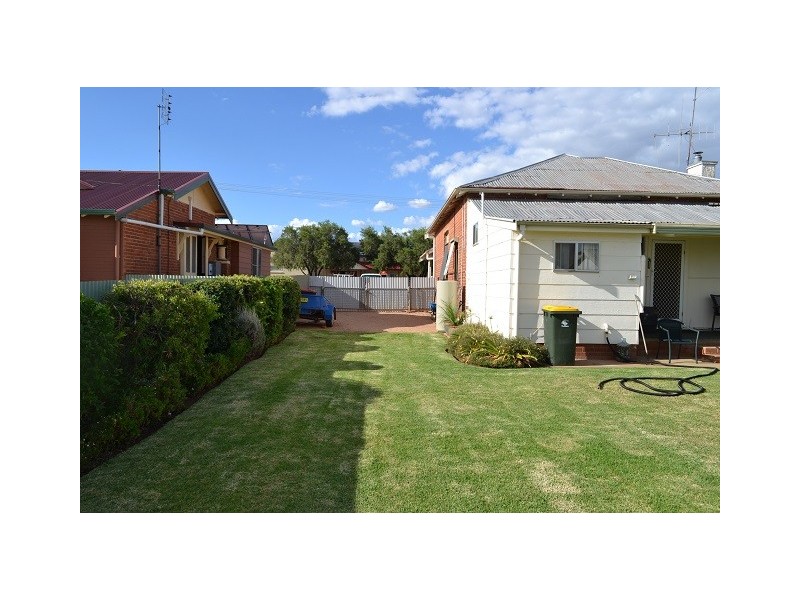 69 Dalton Street, Parkes NSW 2870