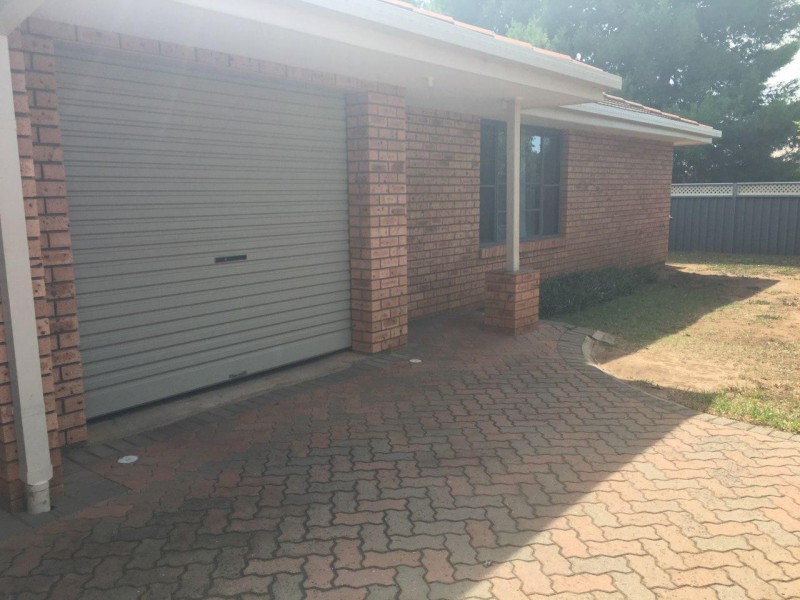 4/24 Ebelina Crescent, Parkes NSW 2870