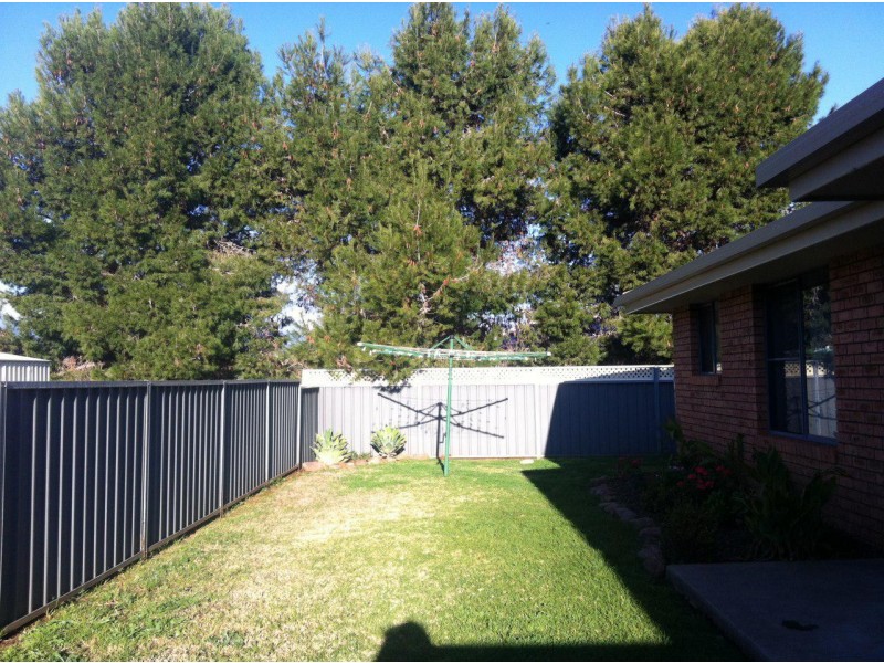 4/24 Ebelina Crescent, Parkes NSW 2870