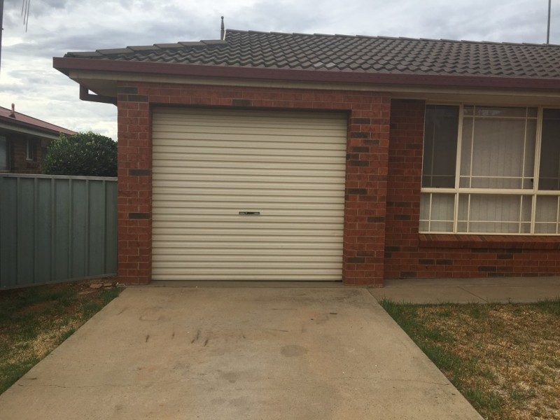 9 Flinders Street, Parkes NSW 2870